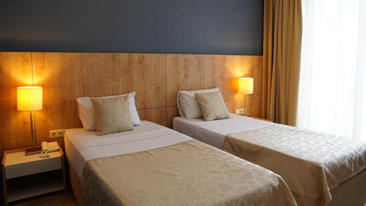 Hotel Felizya เกเมร์ ภายนอก รูปภาพ