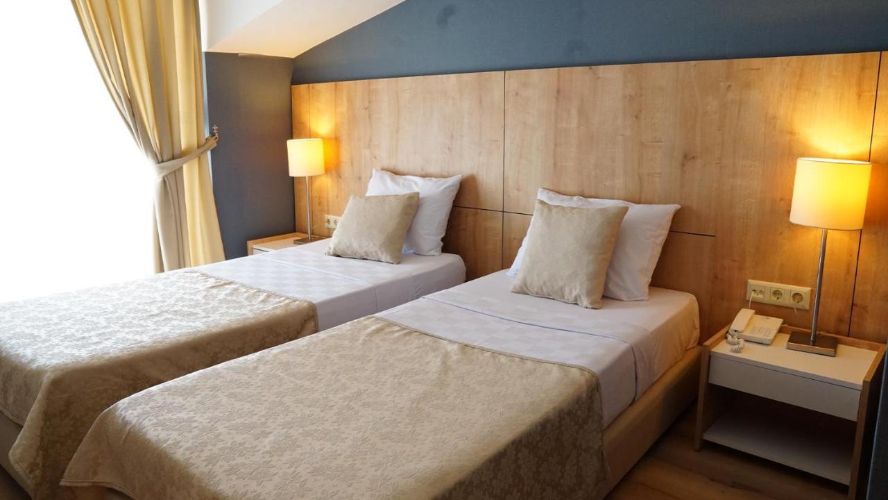 Hotel Felizya เกเมร์ ภายนอก รูปภาพ